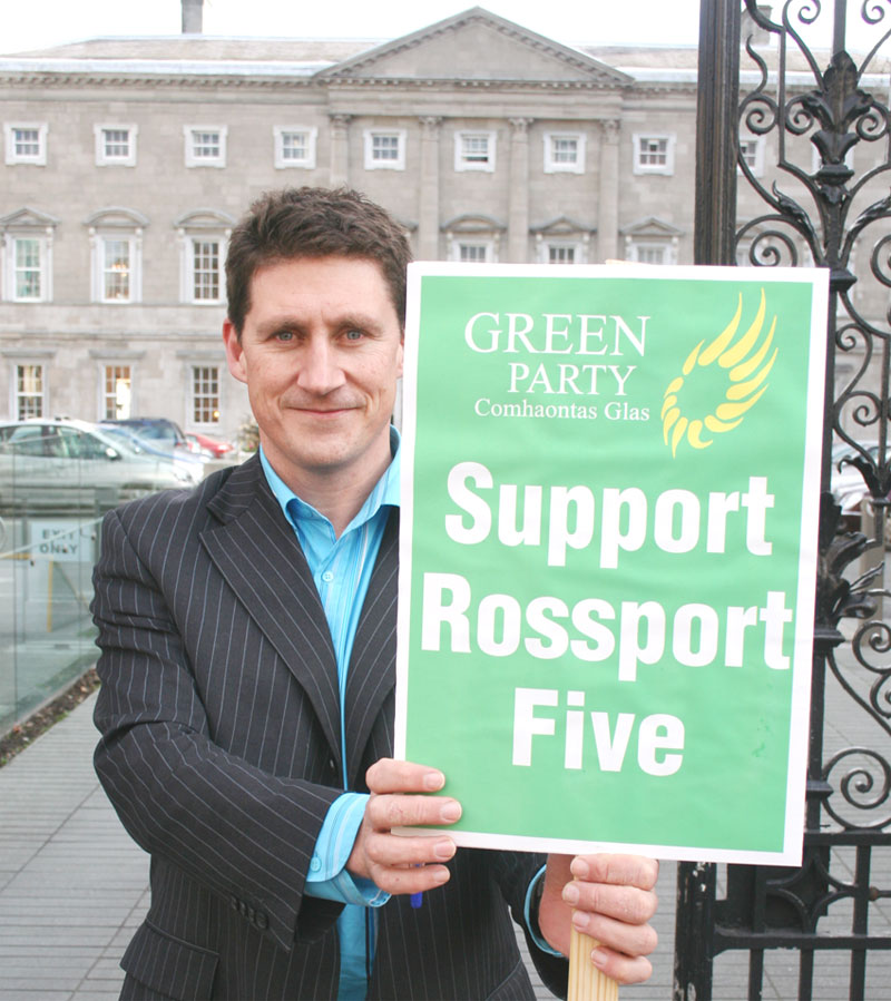 Eamonn Ryan Green Party Leader at Dail with Rossport solidarity placard - he later imposed the project on Rossport.  Pic: William Hederman, Indymedia.ie